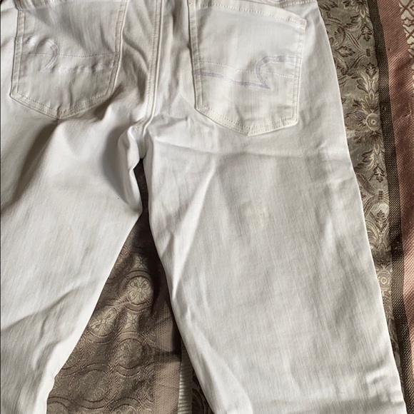 American Eagle- white stretch Jeans - Picture 3 of 3